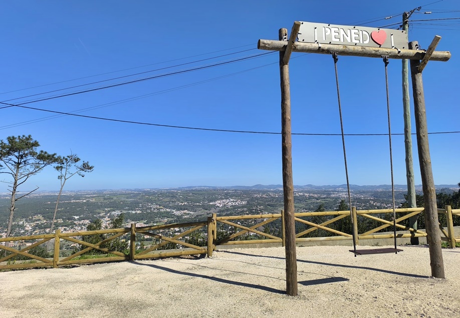Baloiço panorâmico no Penedo